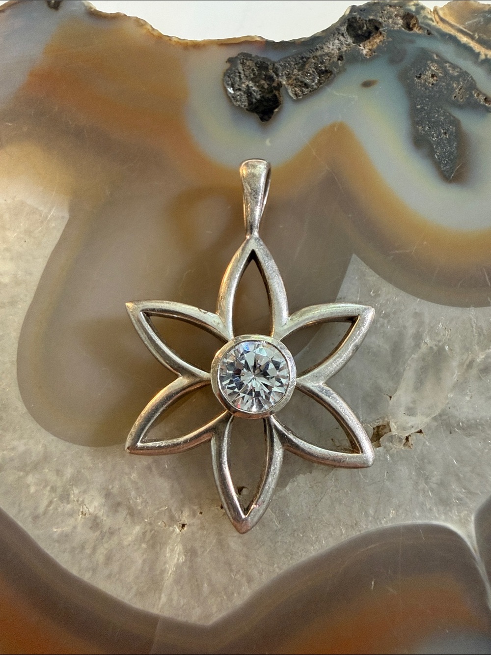 Vintage Silpada Sterling Silver Flower Pendant 1.75” x 1.5” Signed retired piece